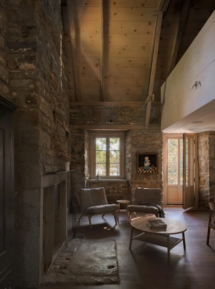 Aubé House: Breathing New Life into 1811 | The Award-Winning. Image courtesy of: Maxime Brouillet