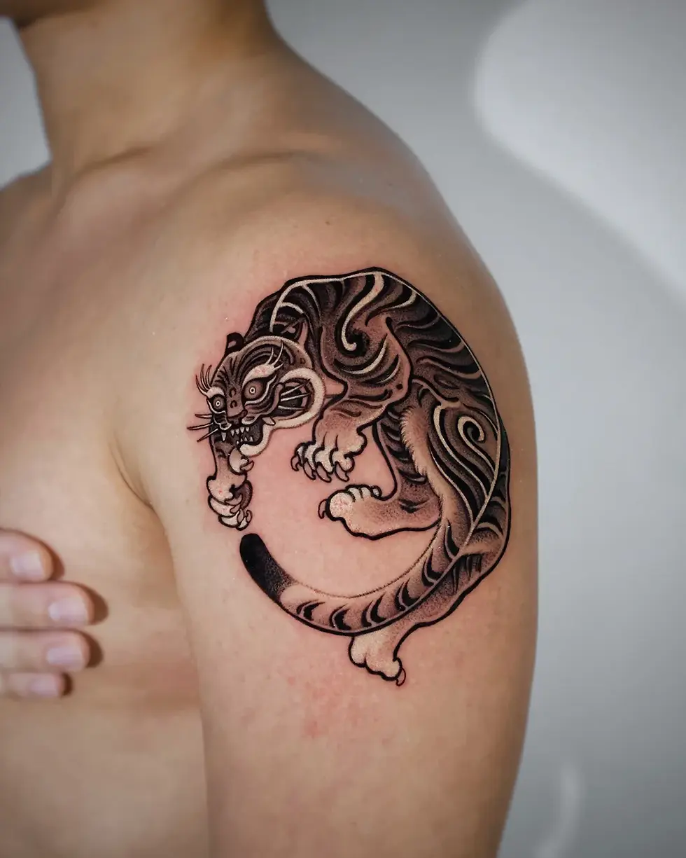 6-vezofit-4x5-korean-traditional-upper-arm-tiger-seoul-ink-tattoo-resident-artist-travel-c.webp