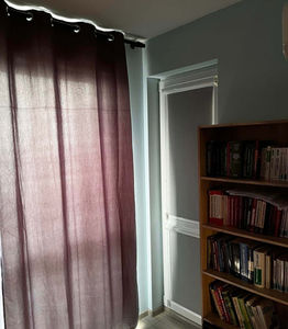 Монтаж на сива роло щори във Варна на балконска врата