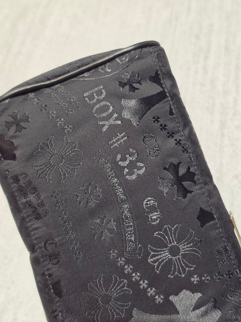 縮圖：克羅心 Chrome Hearts 黑色尼龍十字圖騰肩包