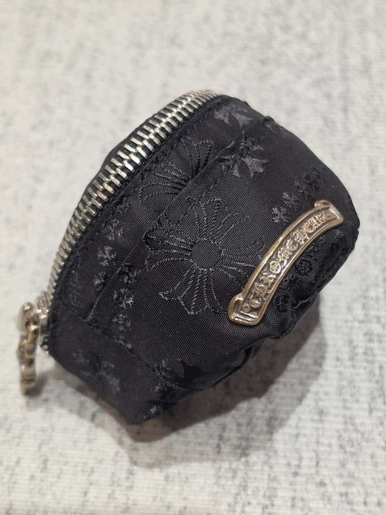 縮圖：克羅心 Chrome Hearts 尼龍暗紋水餃手腕包