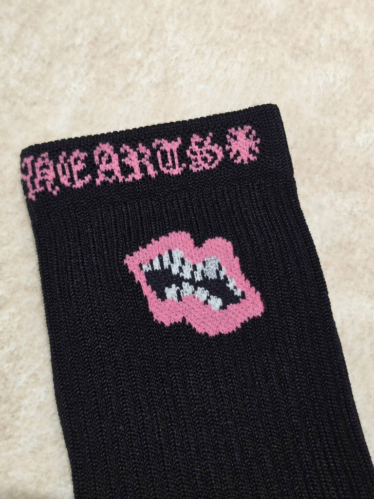 縮圖：克羅心 Chrome Hearts Matty Boy銀牙嘴唇中筒襪三件組