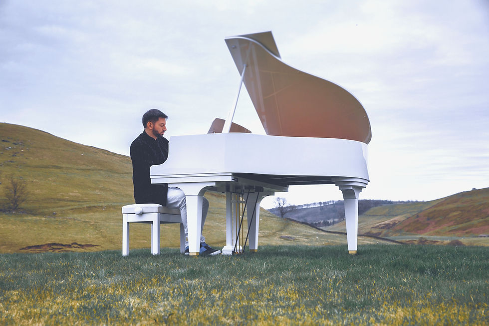 Fabio fade piano_edited.jpg