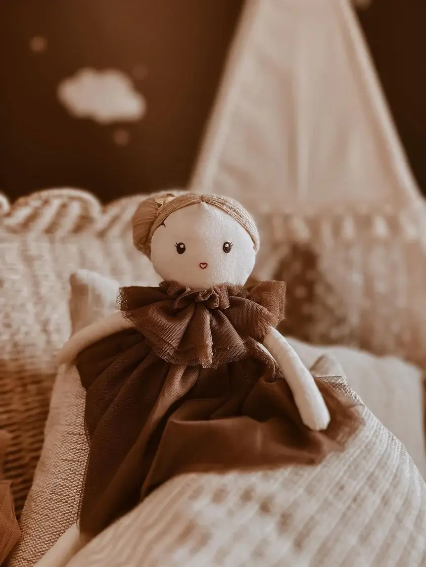 Thumbnail: Dollies | Maggie Lu