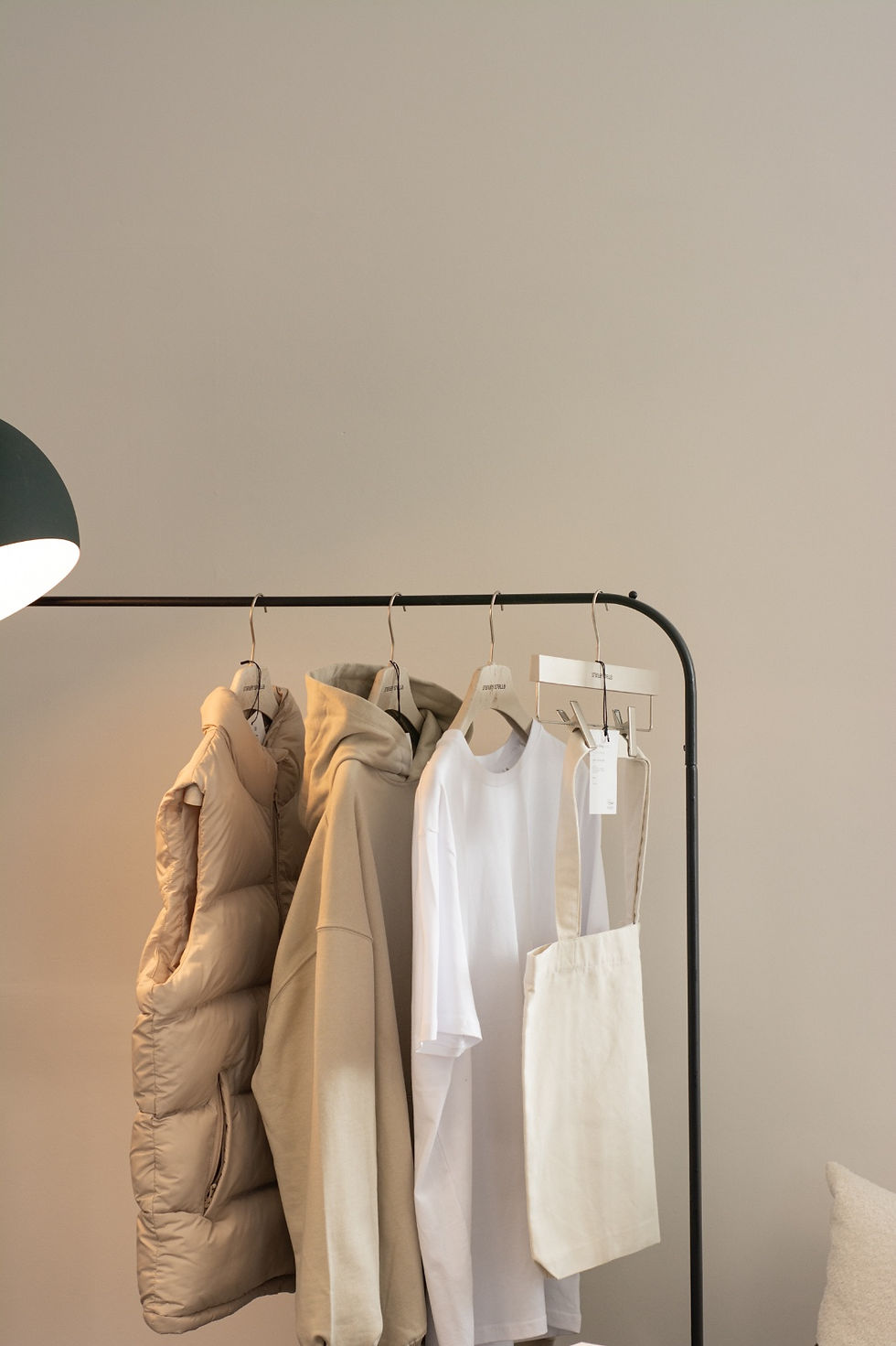 Merch mit Kleiderstange