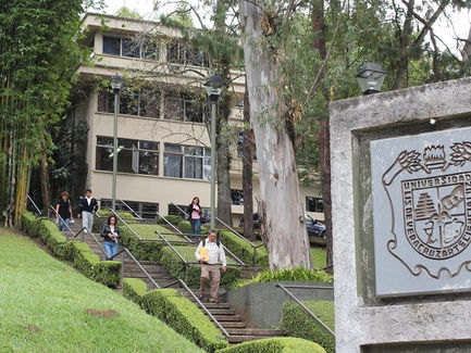 UV mantiene su calendario escolar; no hay suspensión de actividades: Rectora