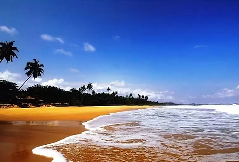 axim beach 1.webp