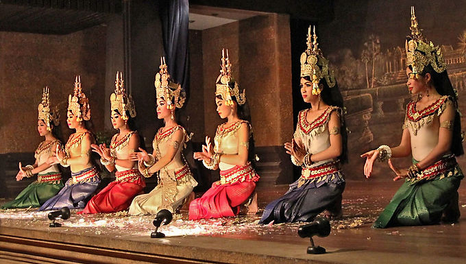 Evening cultural dance show with dinner