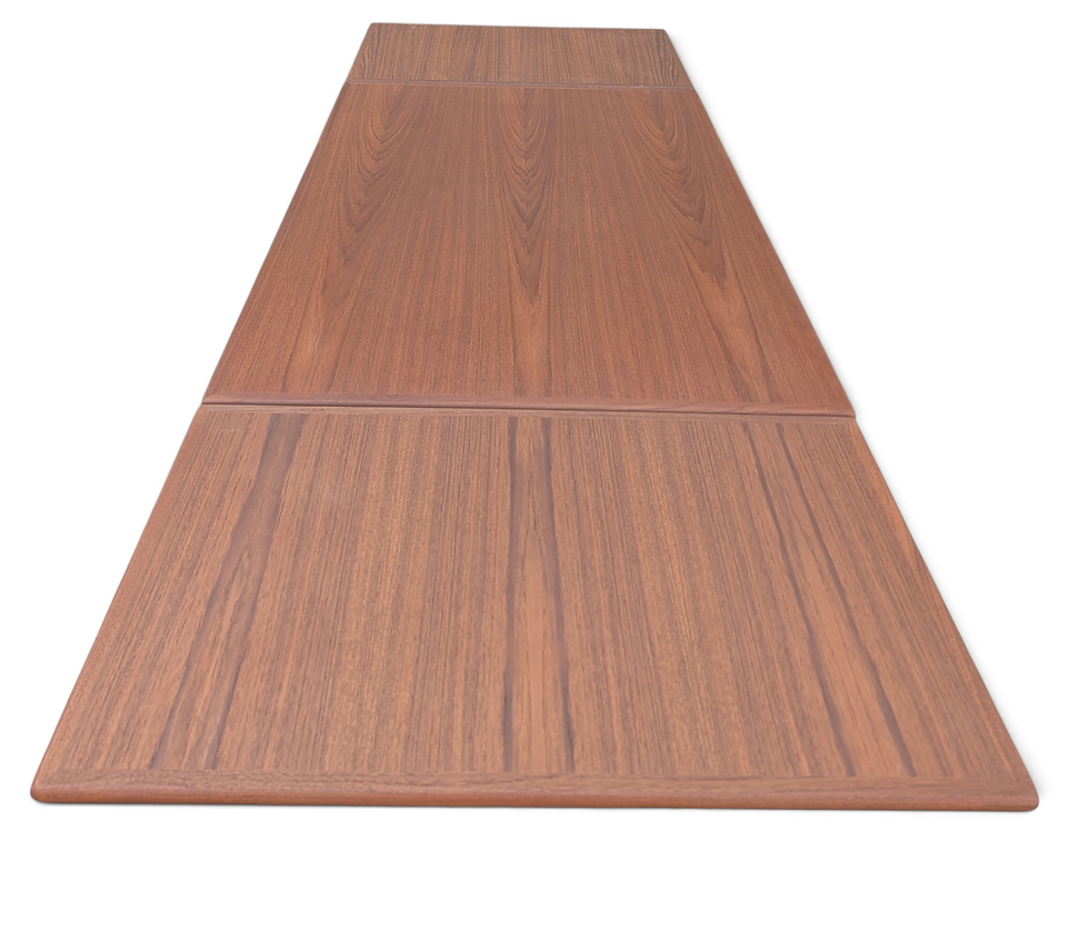 Thumbnail: Dining Table w 2 Hidden Leaves - 0926251