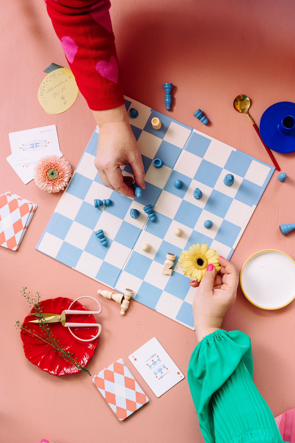 Väripaletin rakentaminen on aikamoista shakin peluuta