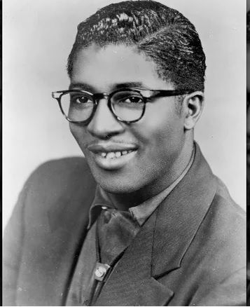 BIOGRAPHY: BO DIDDLEY IS A LEGEND