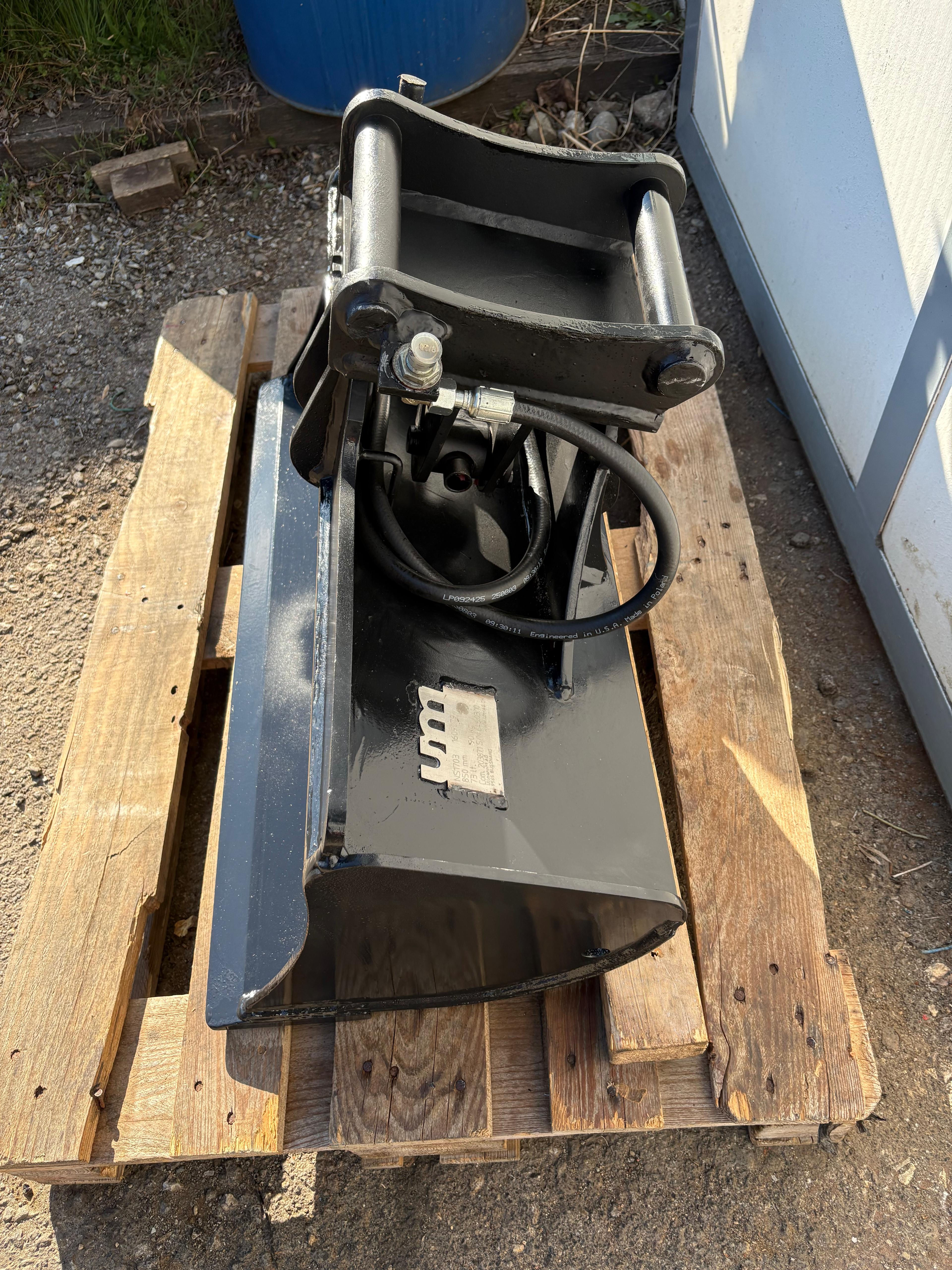 Godet 850mm HUM05
