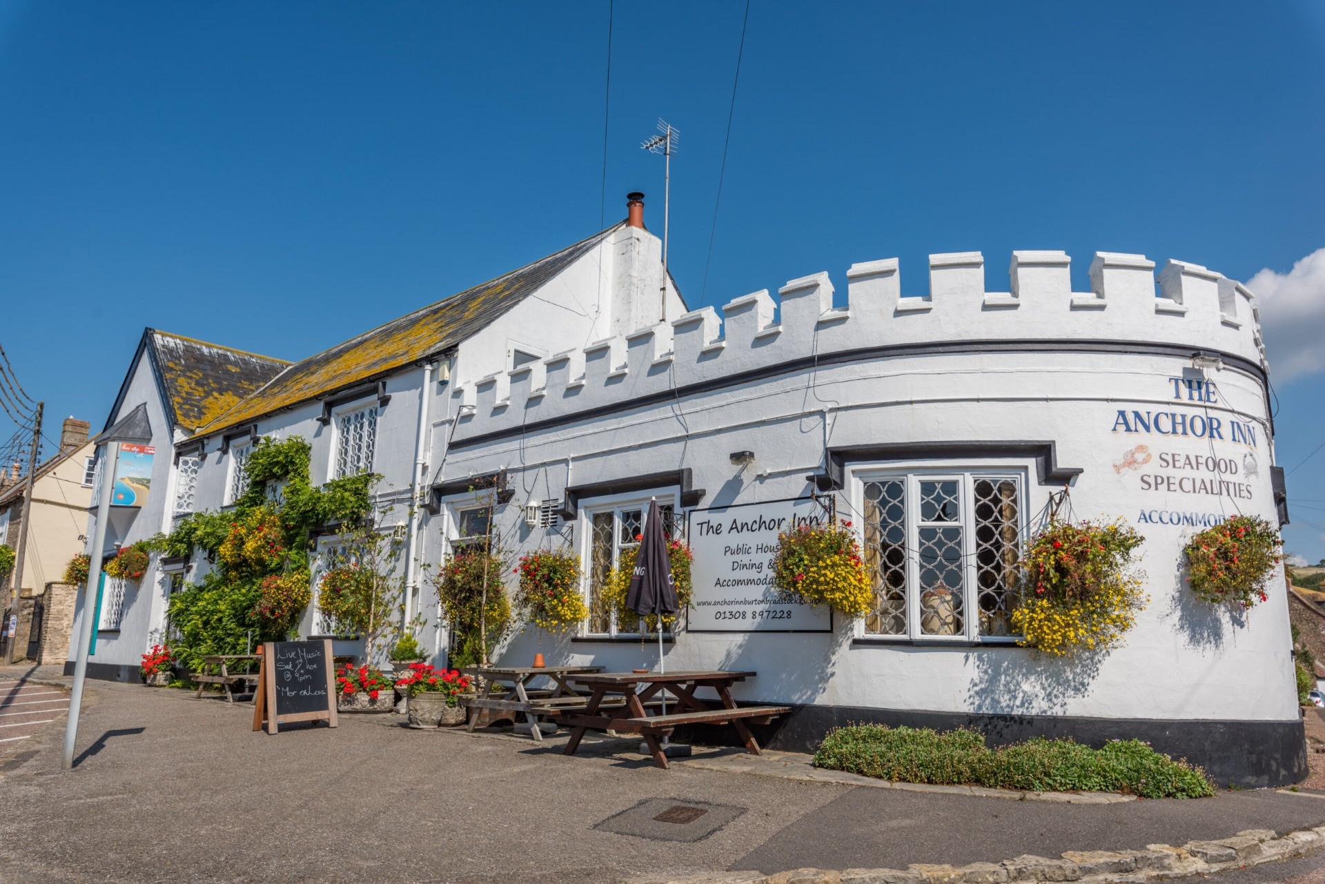 The Anchor Inn - Burton Bradstock in Bridport