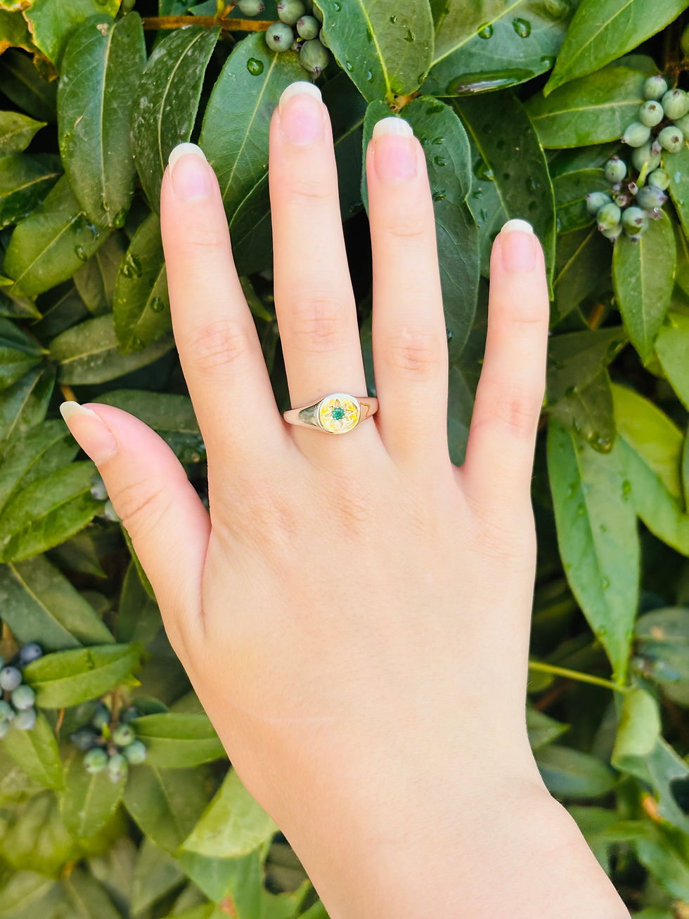 Thumbnail: Vintage silver Galaxy starburst emerald signet ring