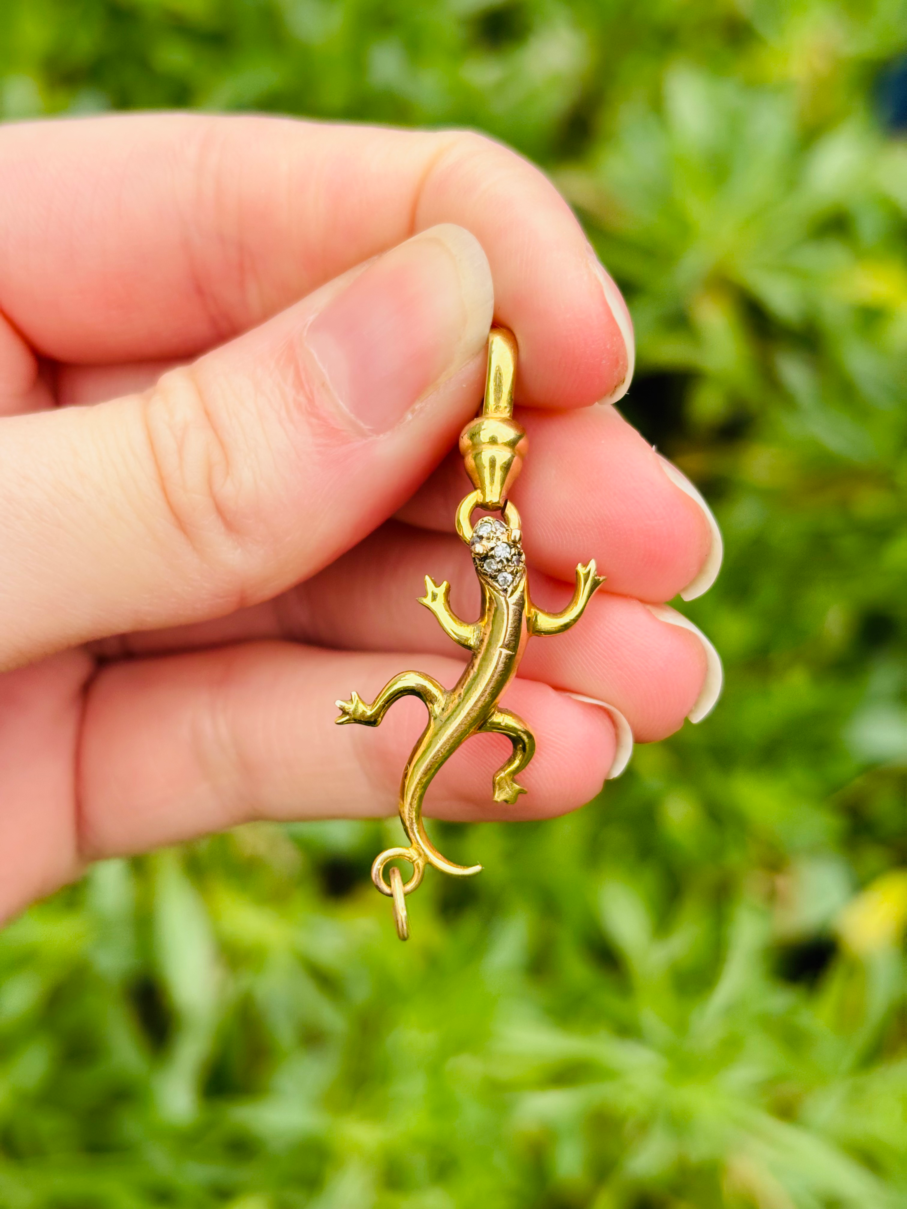 Vintage 14ct gold lizard extender with diamond