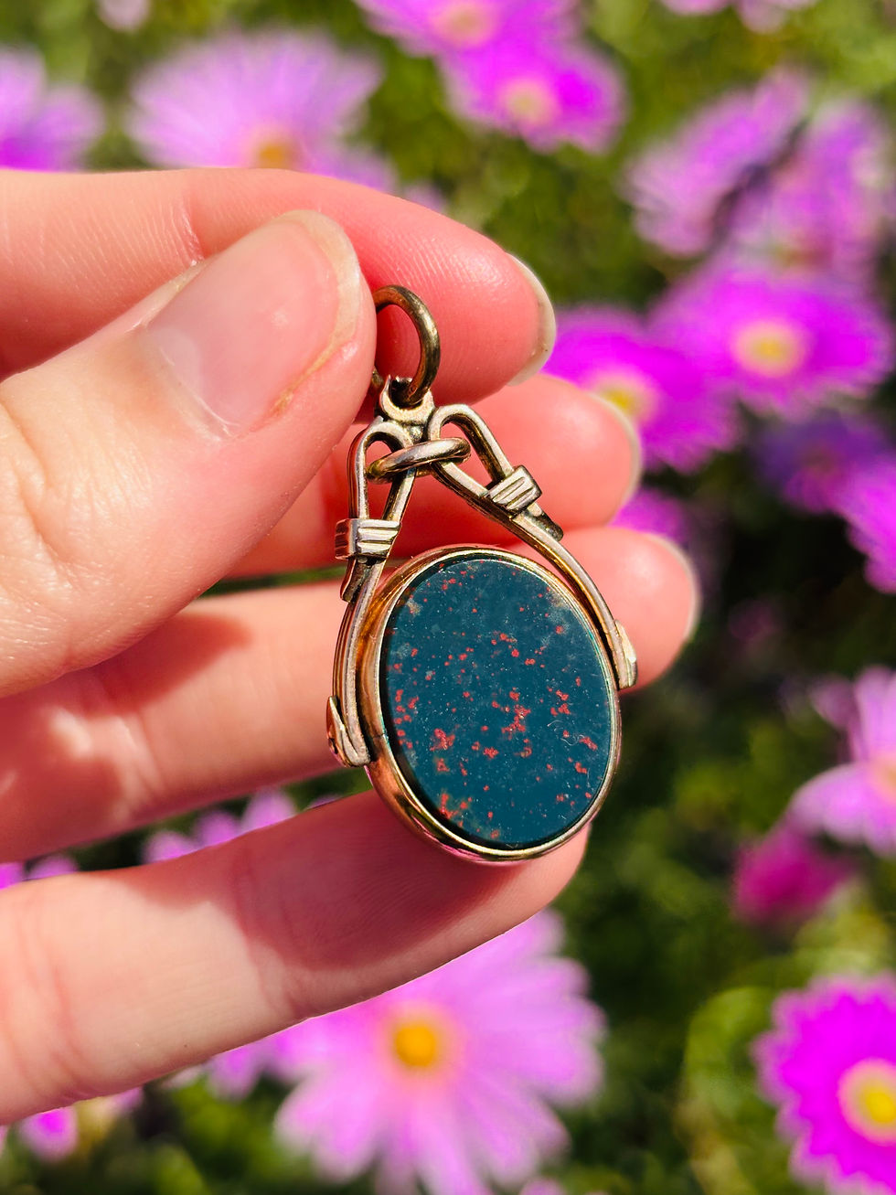 Thumbnail: Antique 9ct carnelian and bloodstone fob 