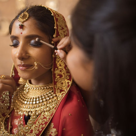 Beat the heat: Navigating bridal makeup in Singapore's tropical climate