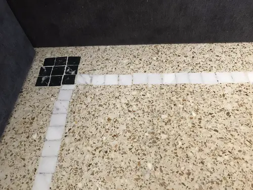 alt="posadzka-terrazzo-lastryko"