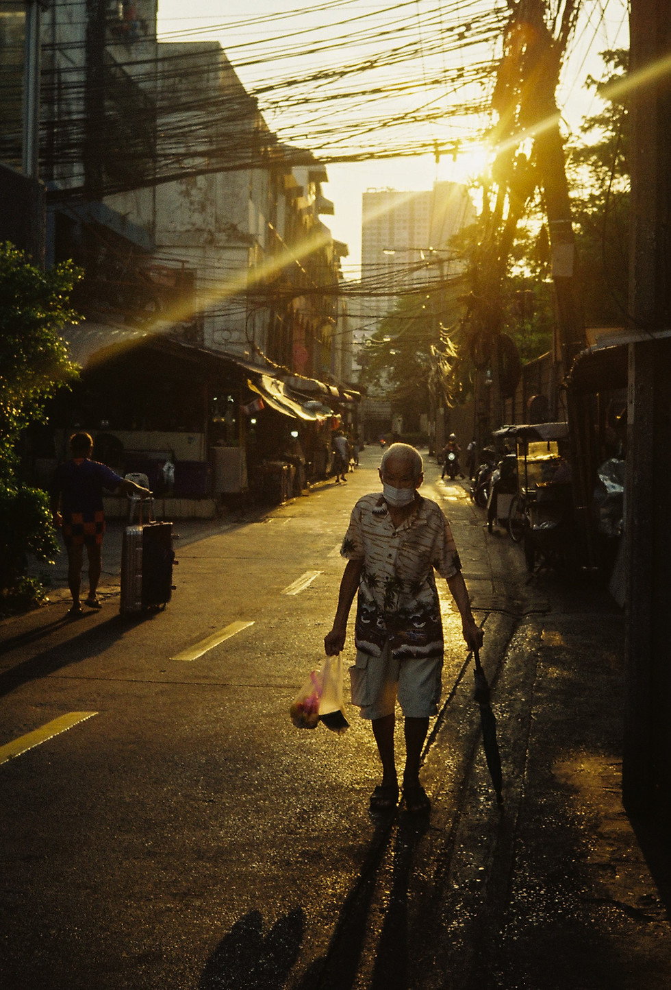 en pleine rue de bangkok photo argentique 35mm pendant mon voyage en thailande