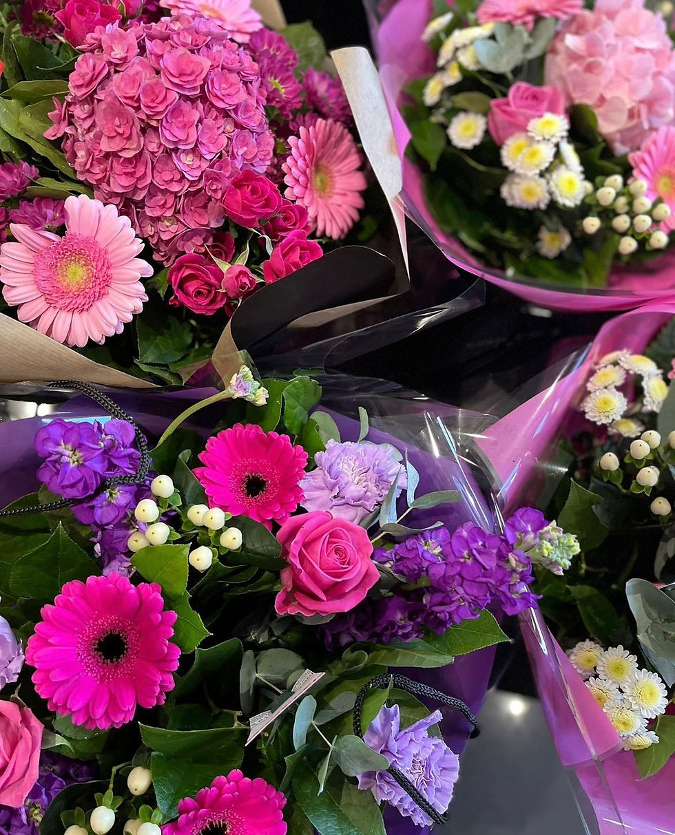 Thumbnail: Florist pick handtied in water 