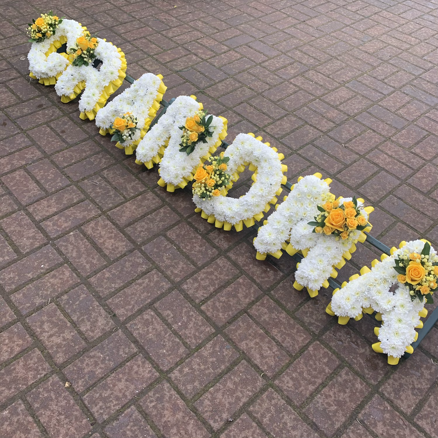 Grandma - Yellow & white 9334