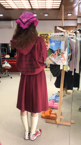 Ans Dotsloevner / SCHOOL pleats skirt / Burgundy | CHICKS WEB