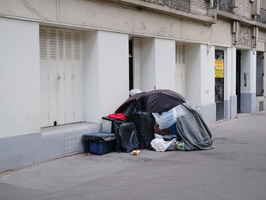 "Année noire" en 2025 pour le mal-logement, avec 1,1 million de personnes sans logement personnel, selon un rapport