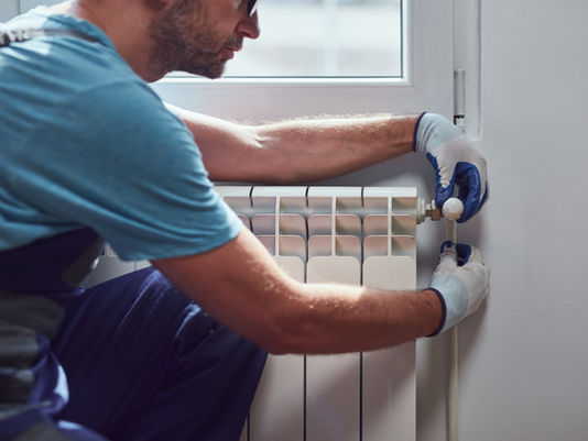 La modification du DPE devrait être effective au 1er janvier 2026 et devraient faire sortir 850 000 logements de la catégorie des passoires thermiques.