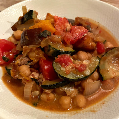 Warming Veggie & Chickpea Curry.