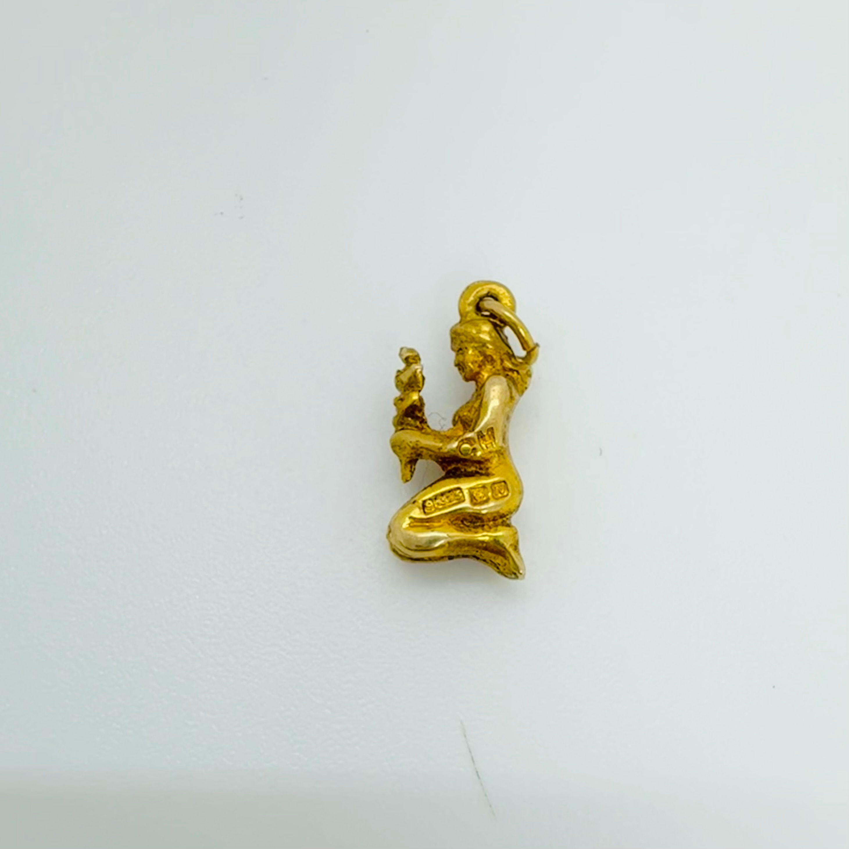 9ct Lady Offering Charm