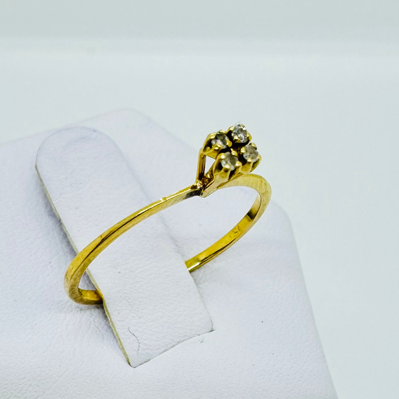 18ct 4 Stone Diamond Ring