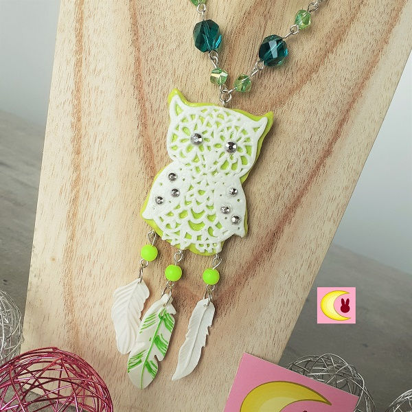 collier green owl sautoir hibou de près