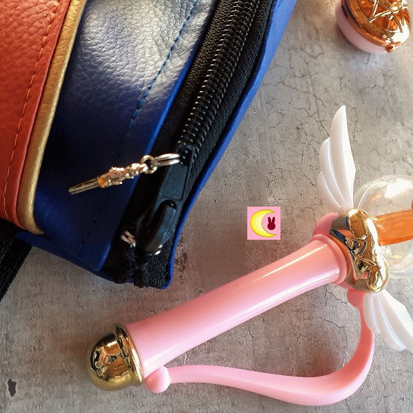 Miniature : zoom sur le zip stylo sailor V