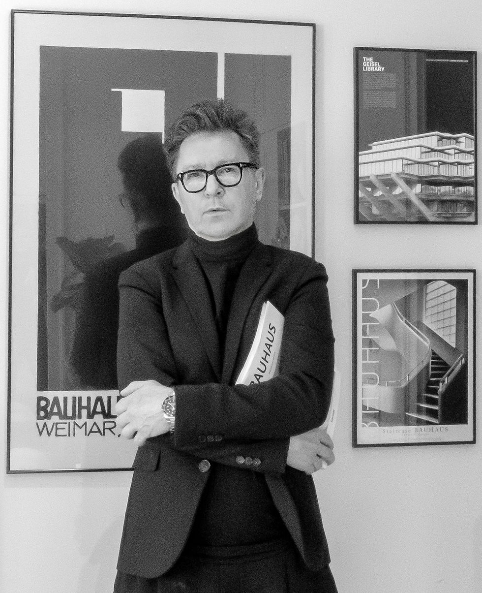 FOTO BW.jpg