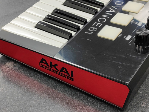 Akai Advance 61 Keyboard Controller | a1tradeandloan