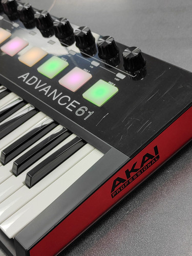 Akai Advance 61 Keyboard Controller | a1tradeandloan
