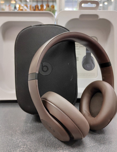 Beats Studio Pro Wireless Headphones - Deep Brown (A2924) Mint w