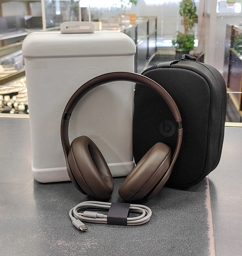 Beats Studio Pro Wireless Headphones - Deep Brown (A2924) Mint w