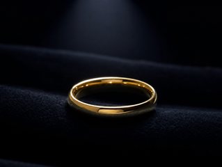 Pawning Gold Versus Selling It: What Most People Get Wrong