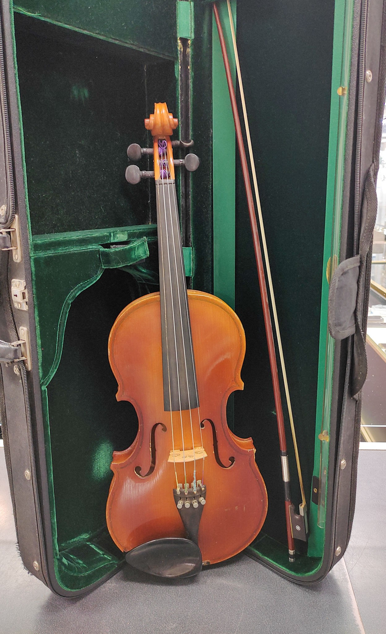 1975 DEFIL Skrzypce Popularne 4/4 violin with bow and fitted hard shell case