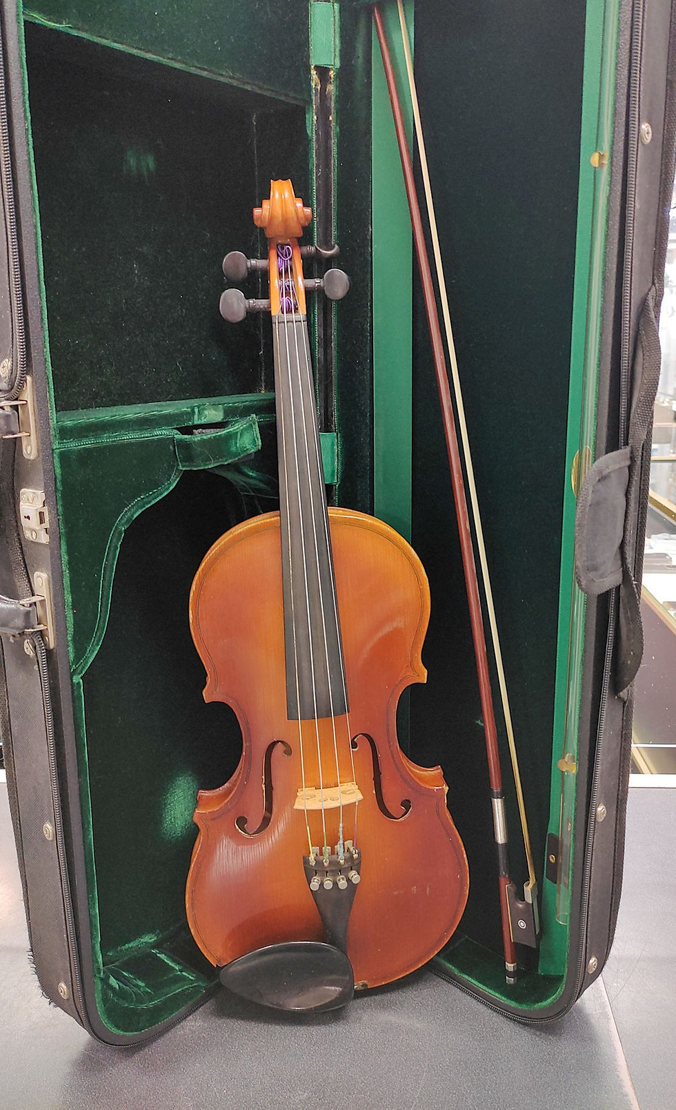 1975 DEFIL Skrzypce Popularne 4/4 violin with bow and fitted hard shell case