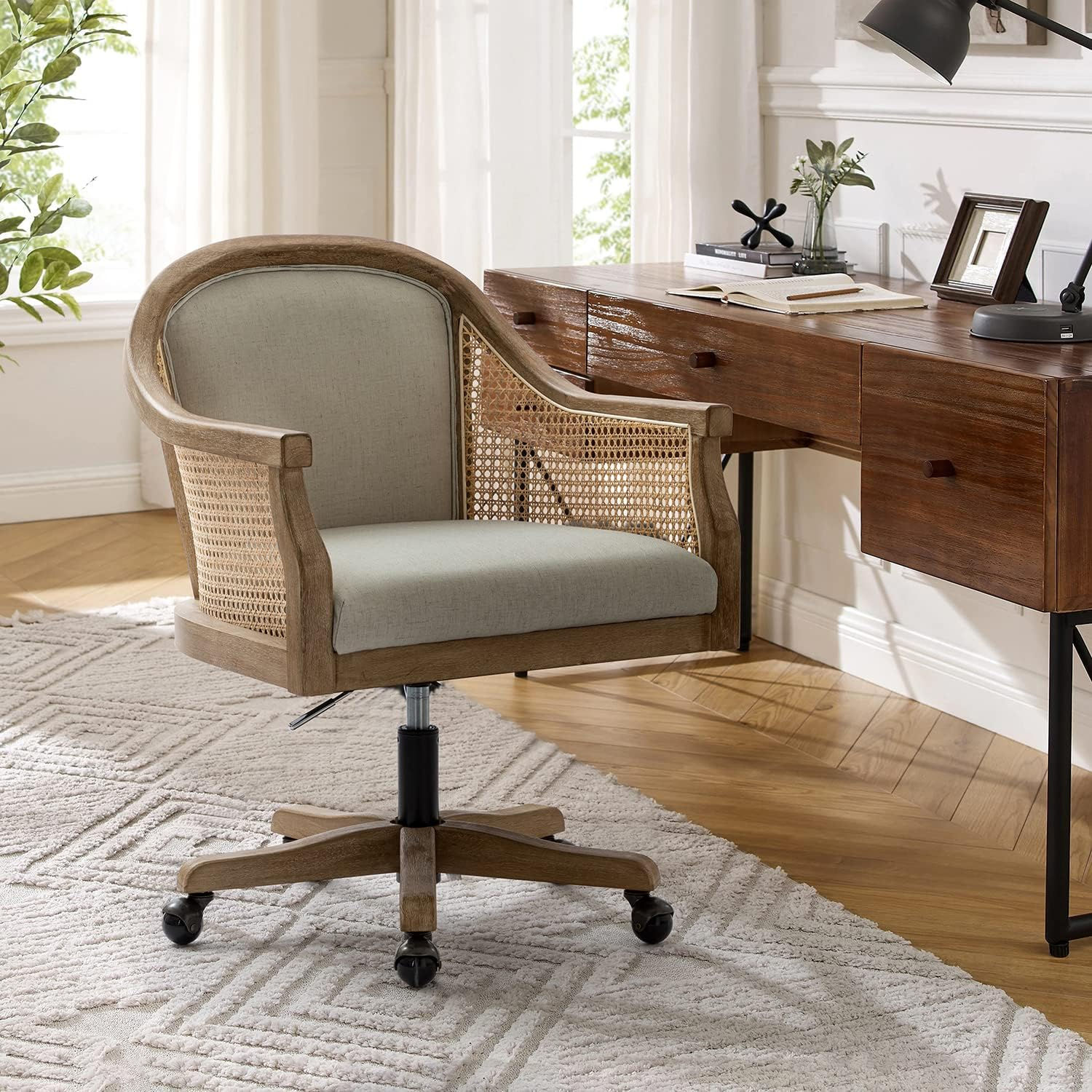 Aria Vintage Swivel Chair