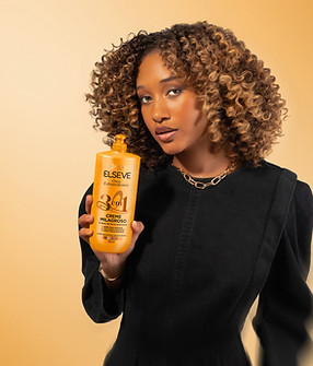 [FILM IN] MODELO COM PRODUTO_ÓLEO_4_DSC09324.jpg