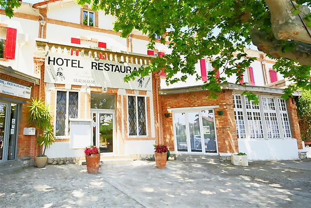 hotel restaurant.JPG