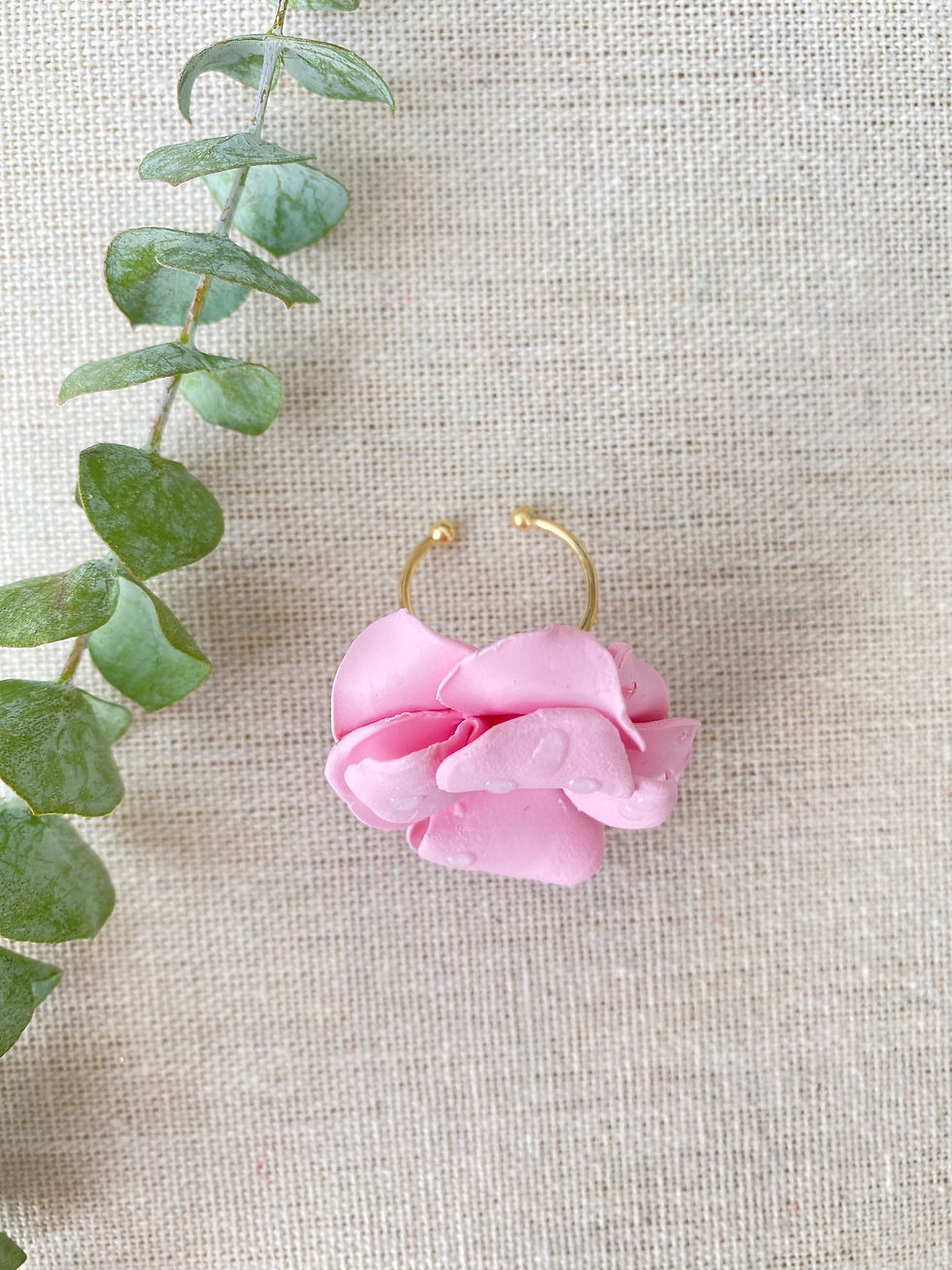 Thumbnail: Wild rose with droplets adjustable ring