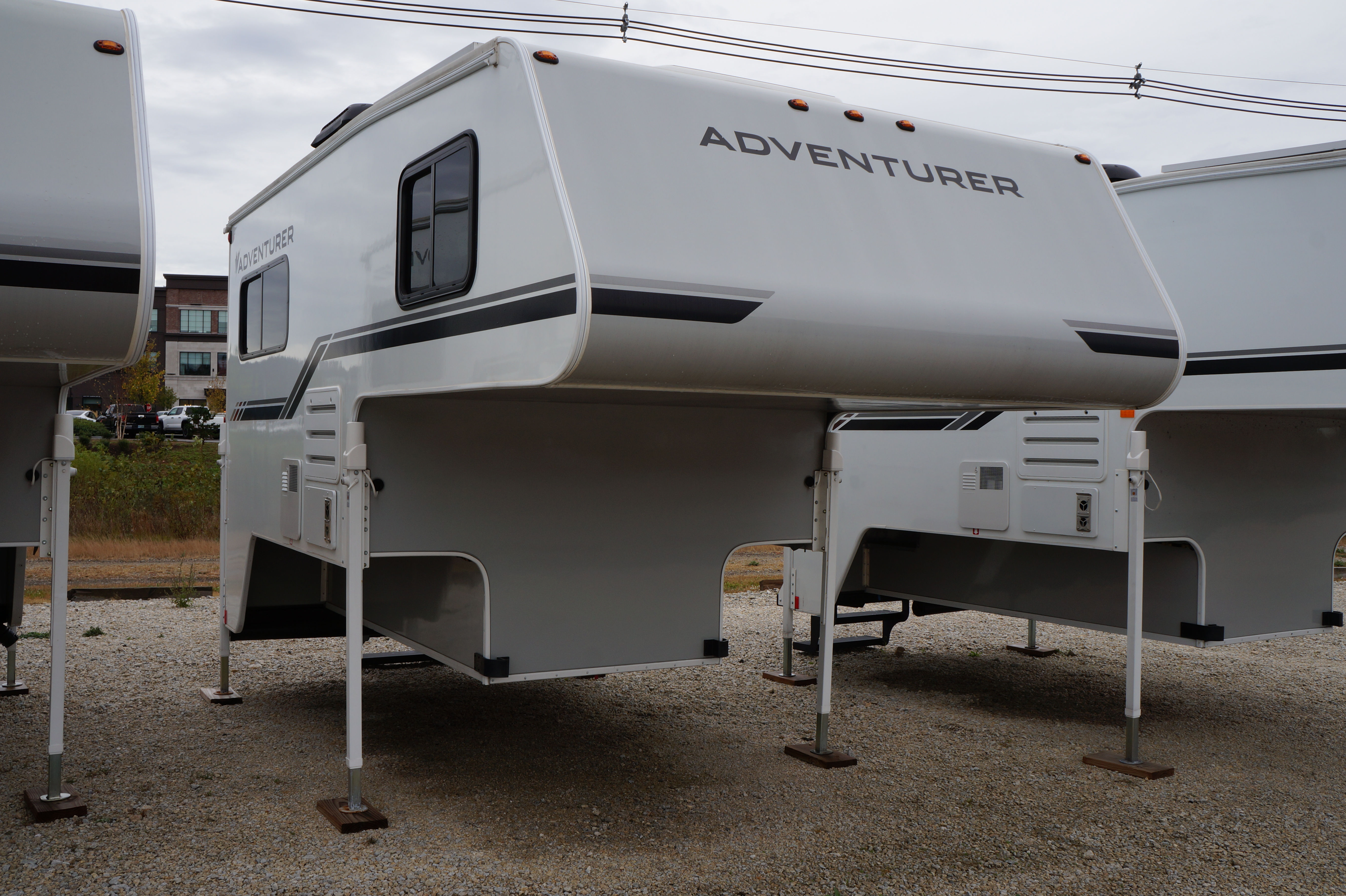 2025 Adventurer 86FB