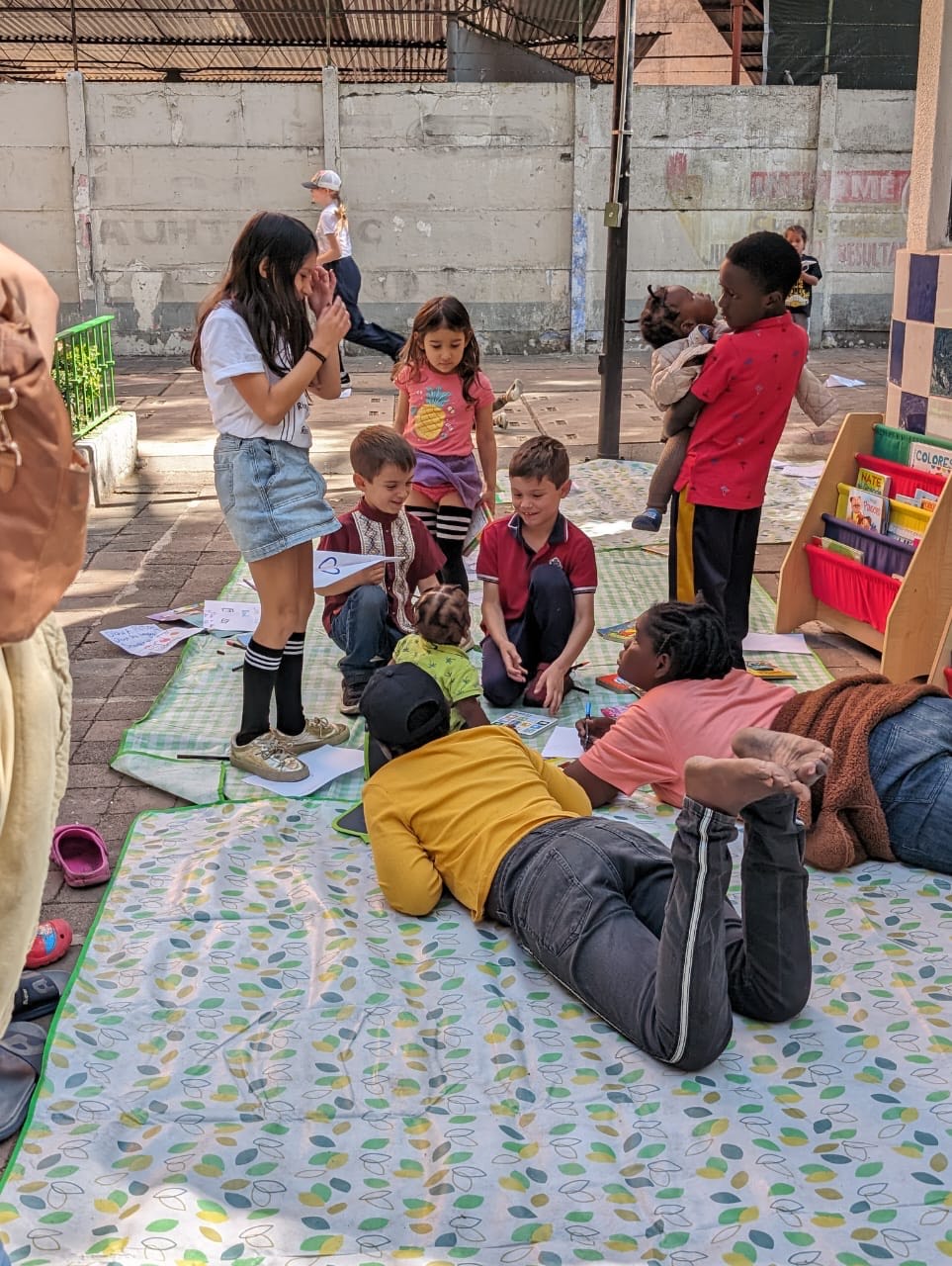 Children at the pop-up library