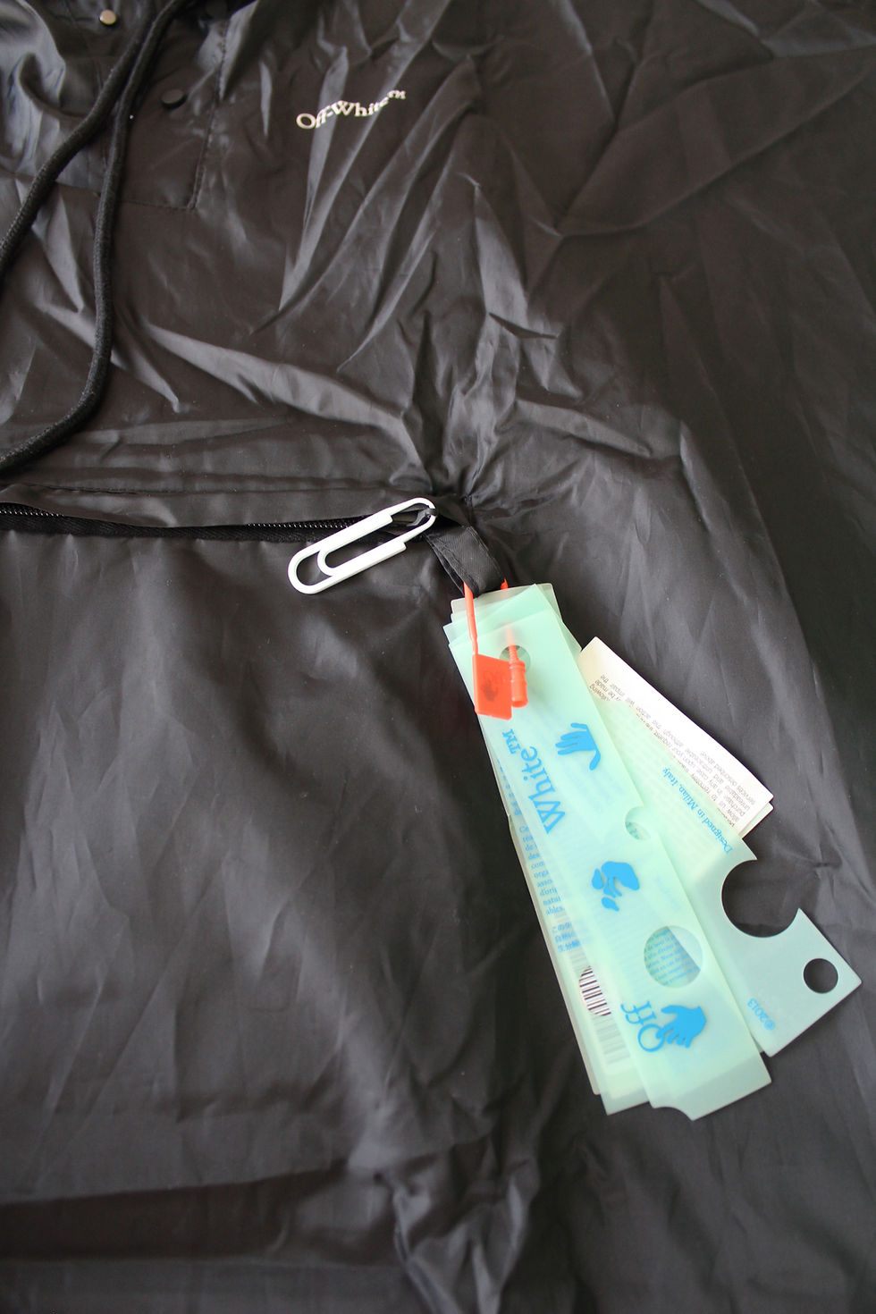 Thumbnail: 𝗢𝗙𝗙-𝗪𝗛𝗜𝗧𝗘 PACKABLE RAINCOAT