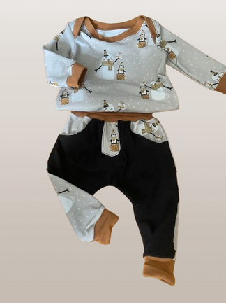 Ein Set mit einem Pinguin Design.