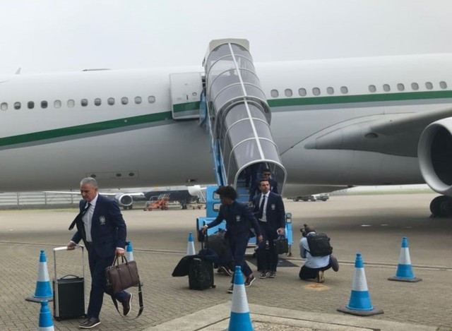 Seleção desembarca em Londres e treina à tarde no CT do Tottenham
